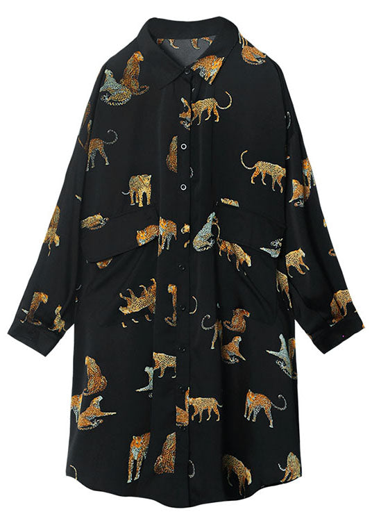 Lässiges schwarzes PeterPan-Kragen-Knopftaschen-Print-Herbst-Top mit langen Ärmeln