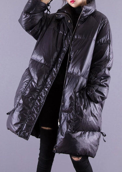 Lässiger schwarzer Mantel mit Reißverschlusstaschen und feiner Baumwollfüllung für den Winter