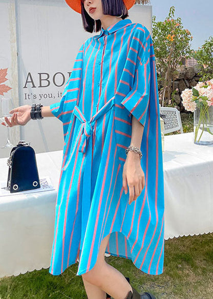 Lässiges blaues Maxikleid mit Knopfleiste und asymmetrischem Design für den Herbst, halbe Ärmel