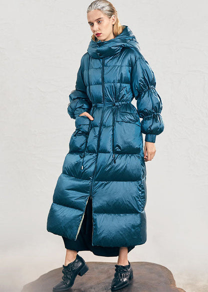 Lässige blaue Winter-Daunenjacke mit Reißverschlusstaschen