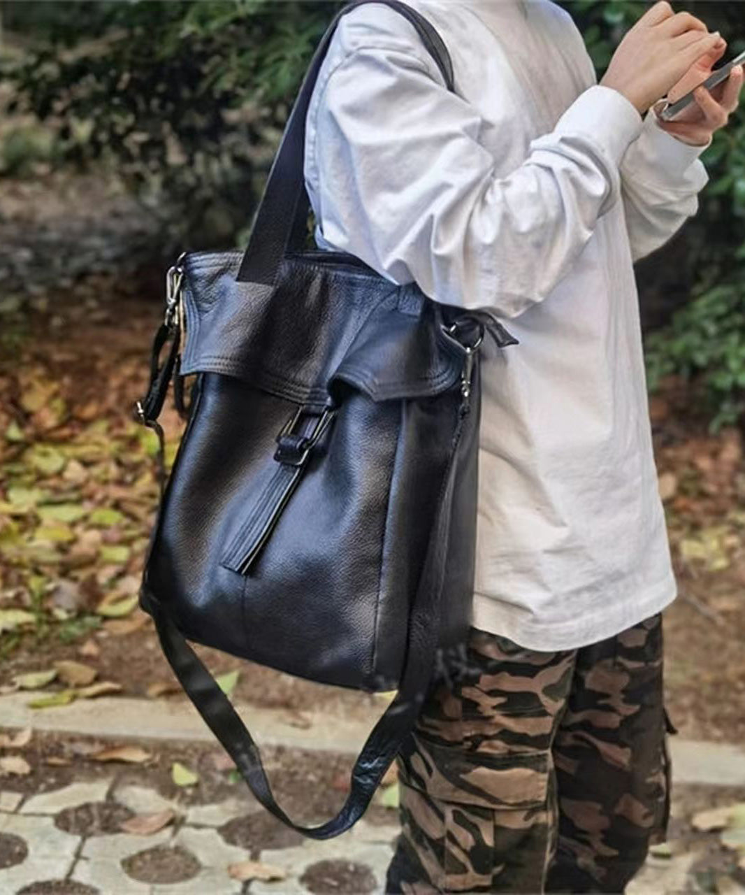 Casual Brown Large Capacity Durable Calf Leather Shoulder Bag