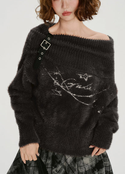 Lässiger Winterpullover aus Schokoladenbraun mit Cut-Out-Schultern und Kunstpelz-Strickmuster