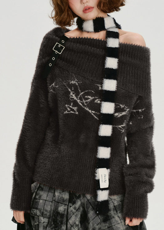 Lässiger Winterpullover aus Schokoladenbraun mit Cut-Out-Schultern und Kunstpelz-Strickmuster