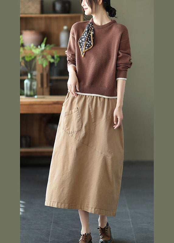 Lässiger, lockerer Herbstpullover mit O-Ausschnitt in Schokoladenbraun