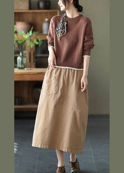 Lässiger, lockerer Herbstpullover mit O-Ausschnitt in Schokoladenbraun