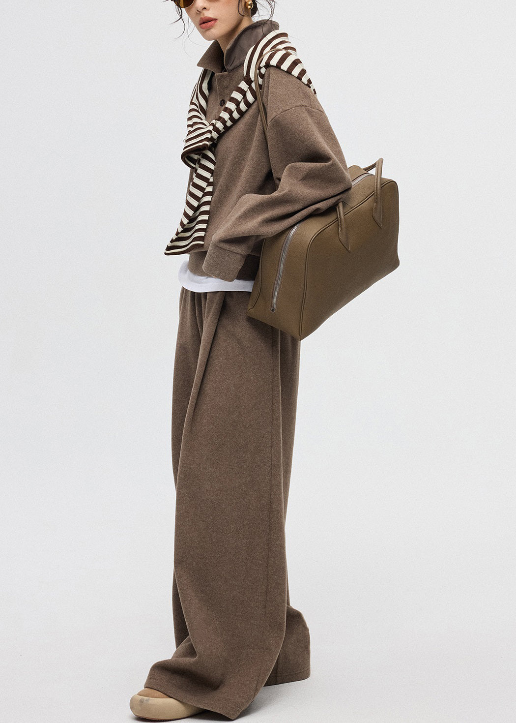 Lässiges zweiteiliges Kaschmir-Set mit Peter-Pan-Kragen und Knöpfen in Kaffeebraun für den Winter