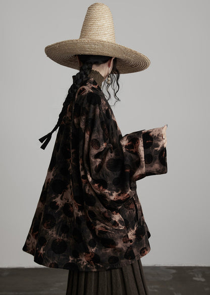 Lässige Baumwollmäntel in Kaffeebraun mit V-Ausschnitt, Knöpfen und Batikmuster für den Frühling