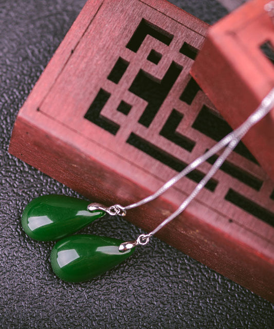 Pendientes casuales de gota de agua de jade y plata de ley dorada