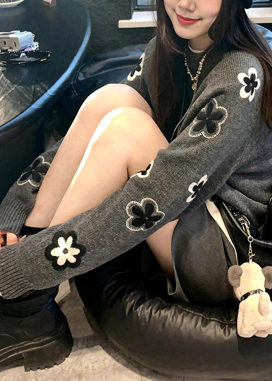 Suéter informal de punto con cuello redondo y estampado floral gris para primavera