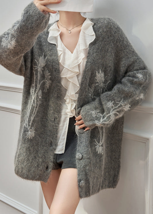 Lässiger grauer Cardigan aus Baumwollstrick mit V-Ausschnitt und Blumenstickerei für den Frühling