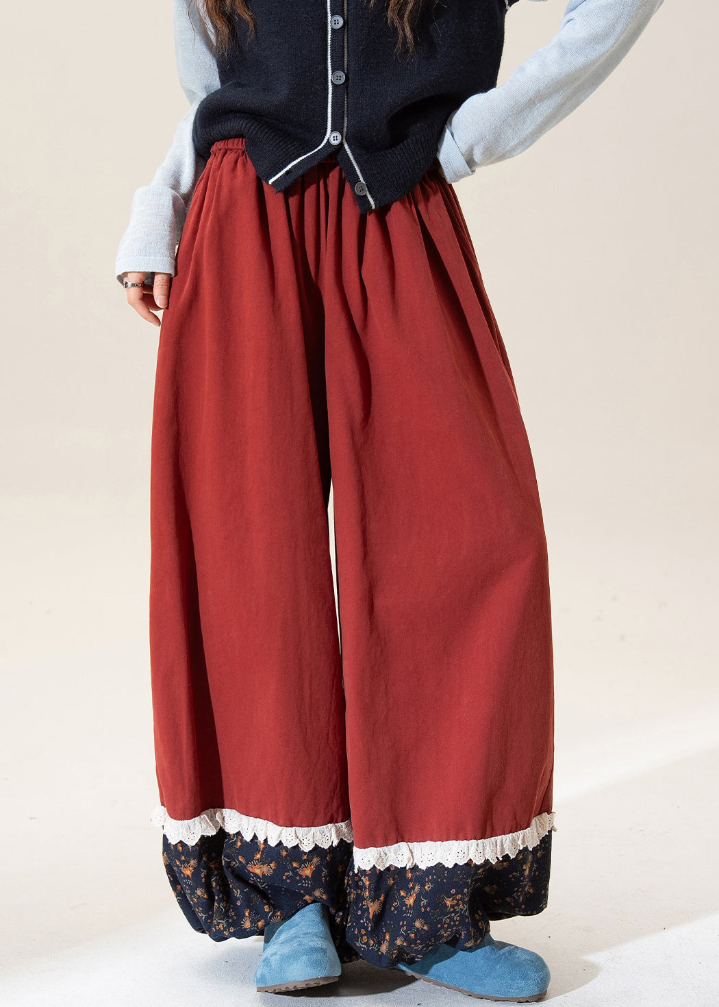 Pantalones casuales de algodón con cintura elástica y estampado de patchwork color caqui para primavera