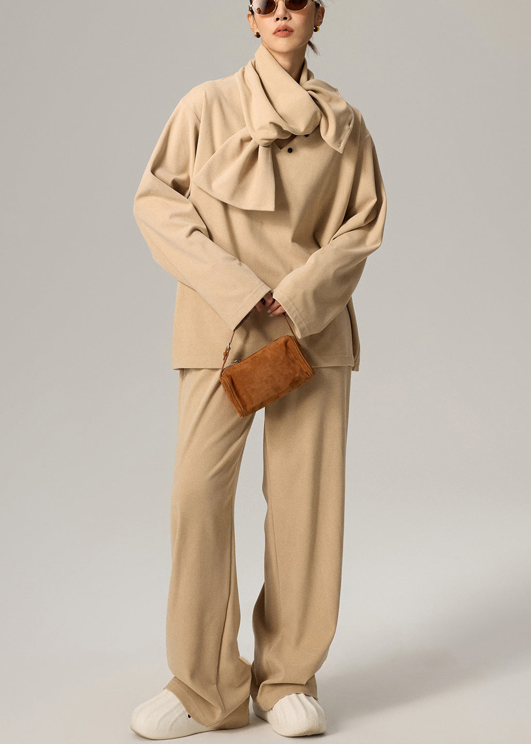 Dreiteiliges Set aus lässigem, hellkamelfarbenem Baumwollstoff im Originaldesign