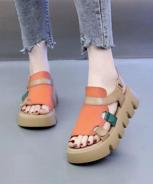 Lässige orangefarbene Peep-Toe-Plateausandalen mit Schnallenriemen