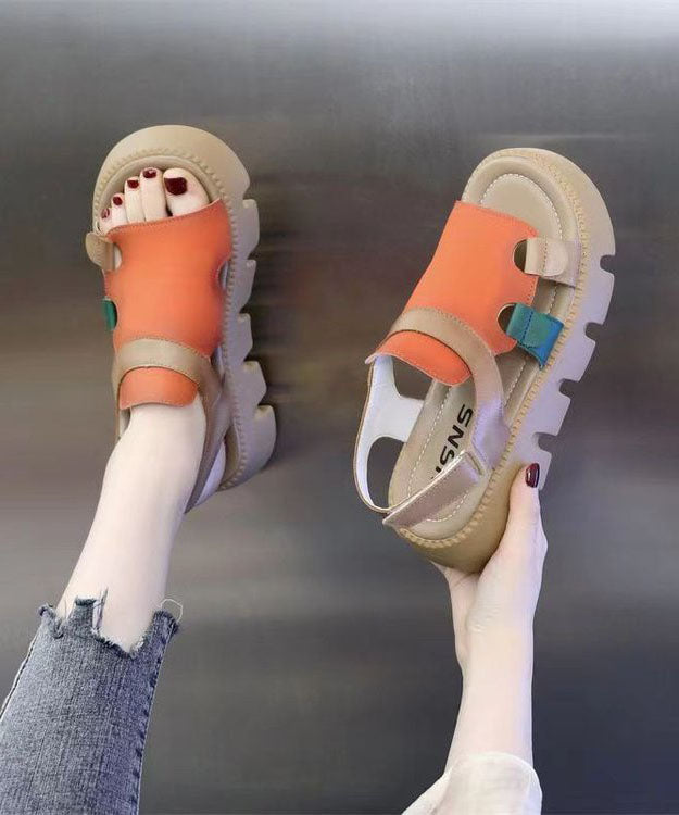 Lässige orangefarbene Peep-Toe-Plateausandalen mit Schnallenriemen