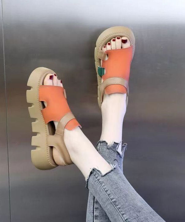 Lässige orangefarbene Peep-Toe-Plateausandalen mit Schnallenriemen