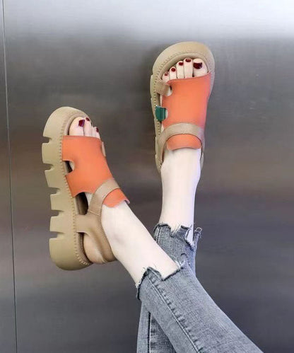 Lässige orangefarbene Peep-Toe-Plateausandalen mit Schnallenriemen