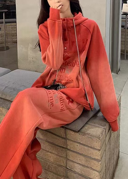 Conjunto informal de dos piezas de forro polar cálido con capucha y letras en color degradado rojo para invierno