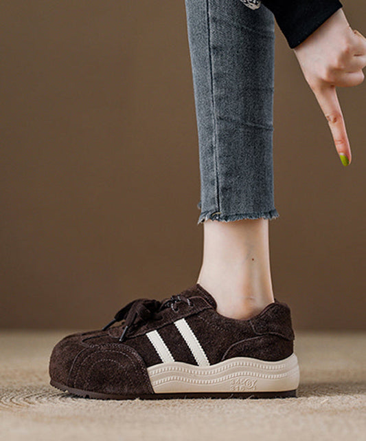 Lässige rote Wildleder-Schnürschuhe