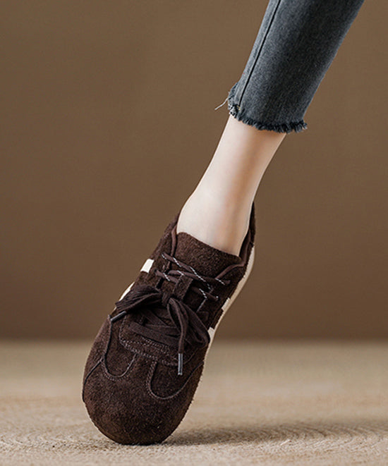 Lässige rote Wildleder-Schnürschuhe