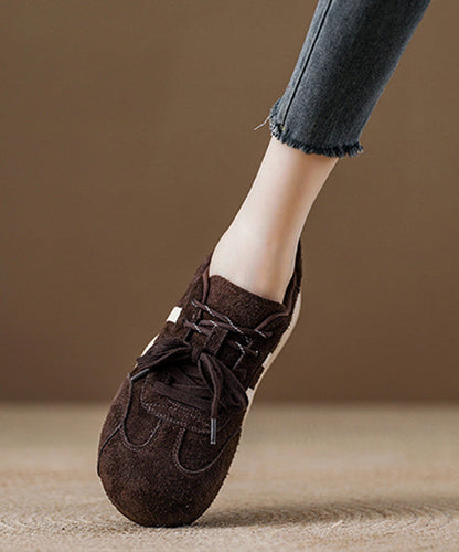 Lässige rote Wildleder-Schnürschuhe