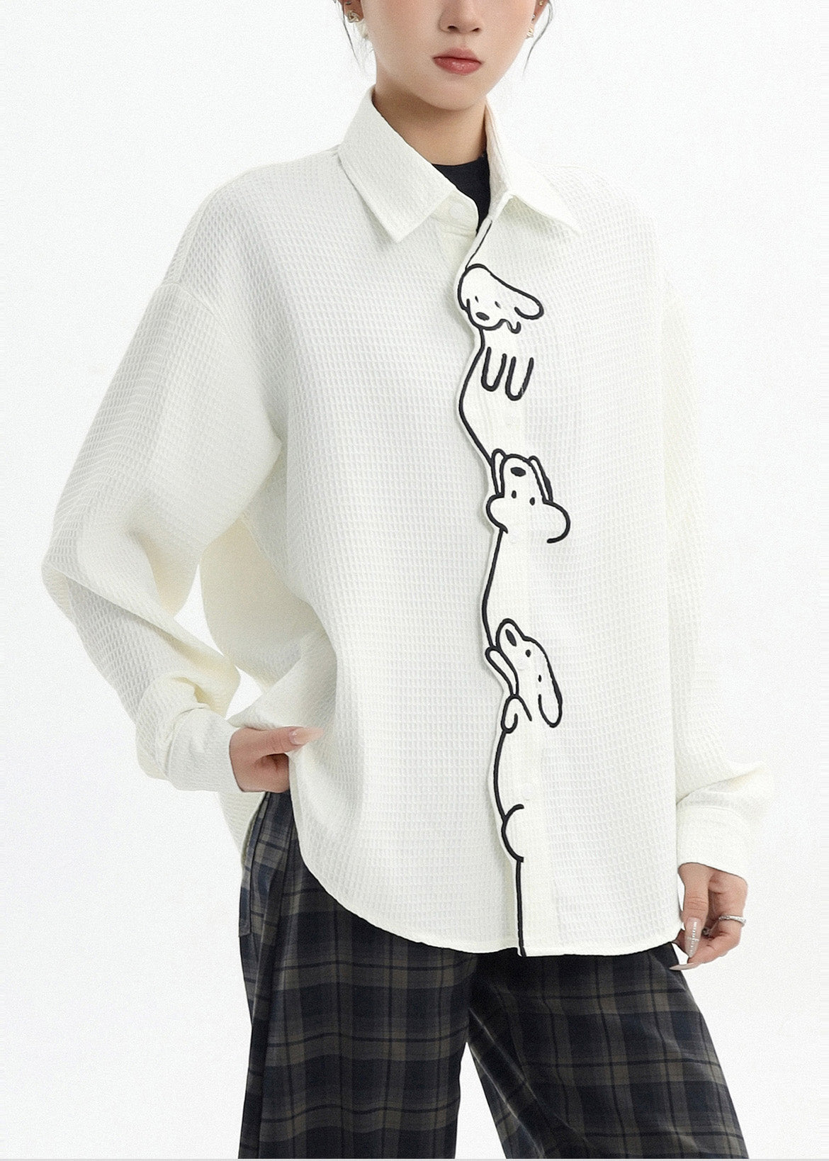 Camisa informal de algodón blanca con bonito perrito bordado para primavera