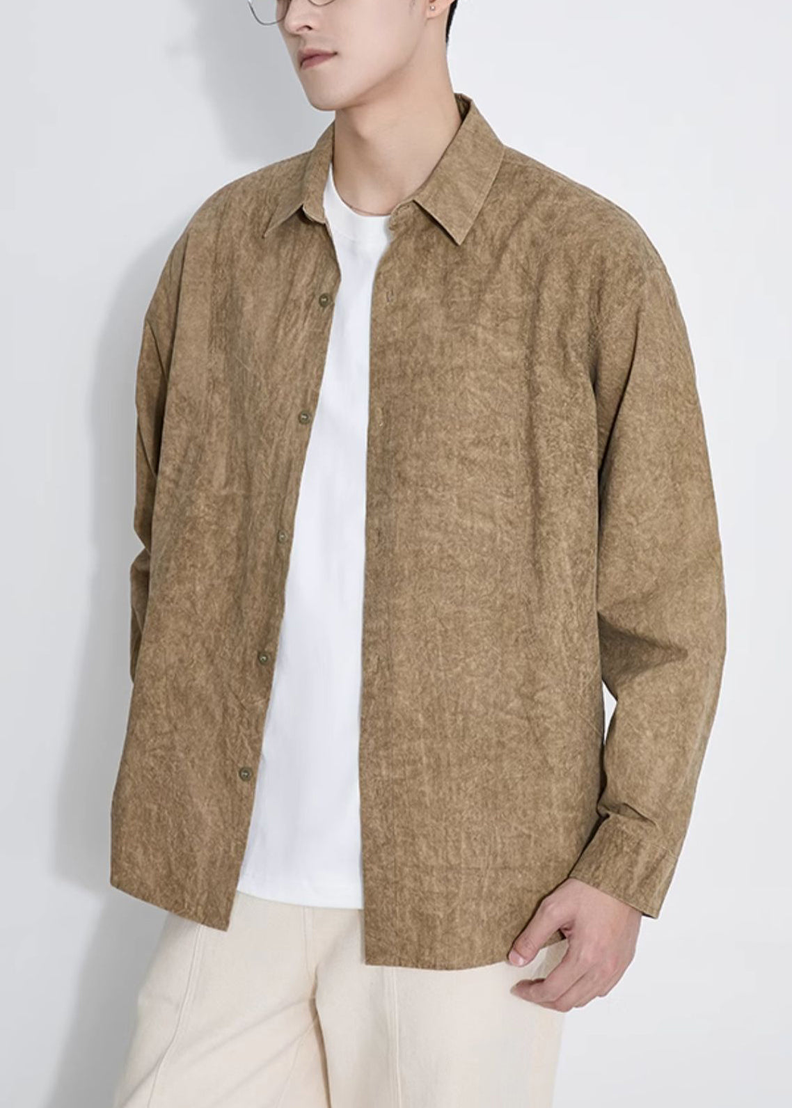 Lässige gelbe Herrenhemden aus Baumwolle mit Peter-Pan-Kragen und Knöpfen für den Frühling