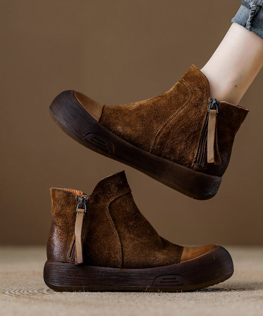 Lässige Plateau-Stiefeletten mit Reißverschluss und Ziernähten aus khakifarbenem Wildleder