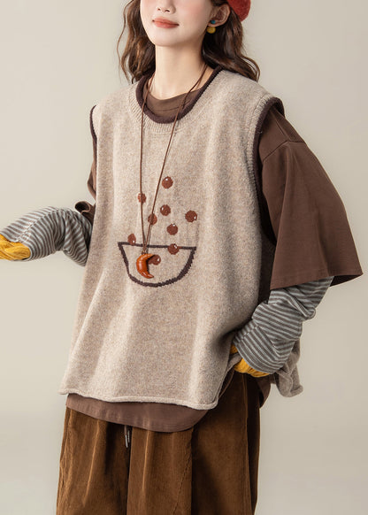 Schickes zweiteiliges Patchwork-Set aus aprikosenfarbener Jacquard-Strickweste und kaffeebraunem T-Shirt