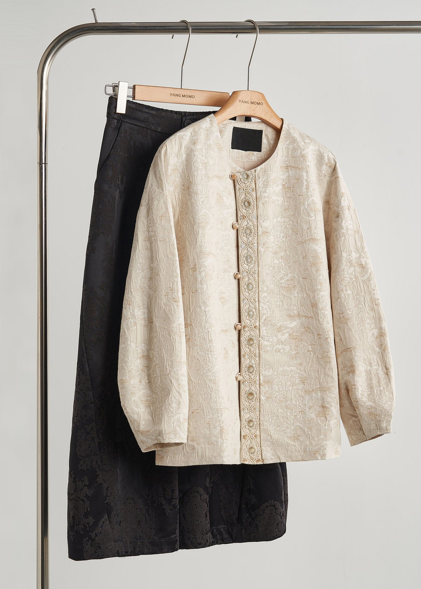 Abrigos elegantes de algodón jacquard beige de gran tamaño para primavera