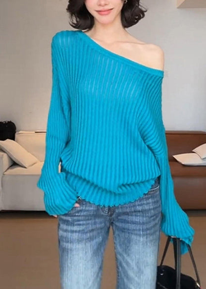 Schicker blauer One-Shoulder-Pullover mit Streifen und Lochmuster aus einfarbigem Baumwollstrick für den Frühling
