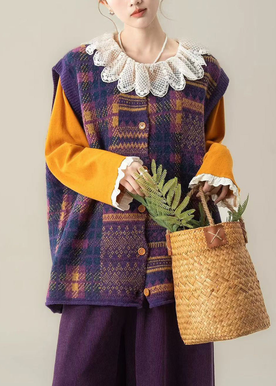 Schicke braune Oversize-Strickwesten mit Print für den Winter