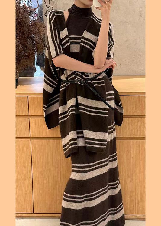 Schickes, braun gestreiftes Strick-Zweiteiler-Set: Cardigan und Strickkleid – Frühling