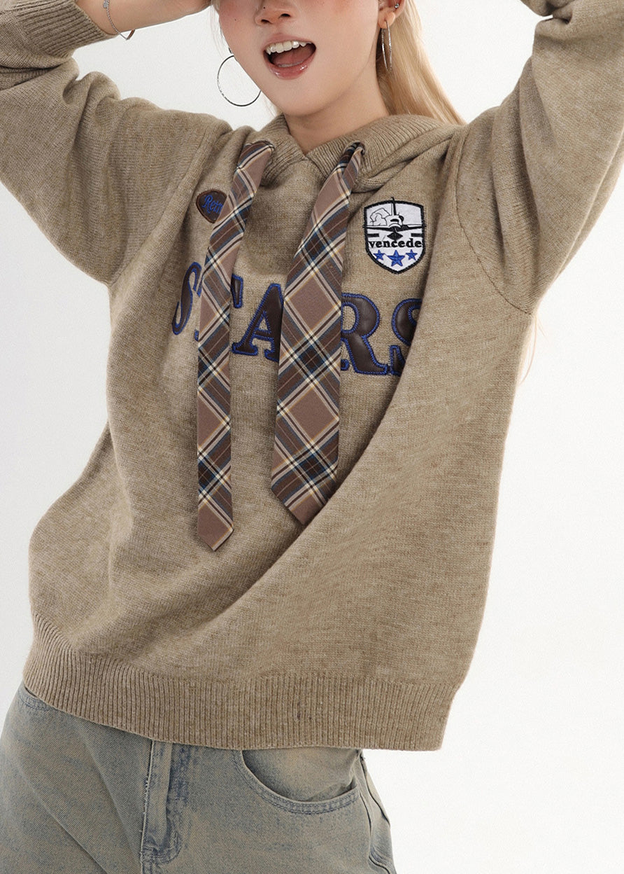 Schickes, kaffeefarbenes Kapuzenstrick-Sweatshirt mit Stickerei für den Winter