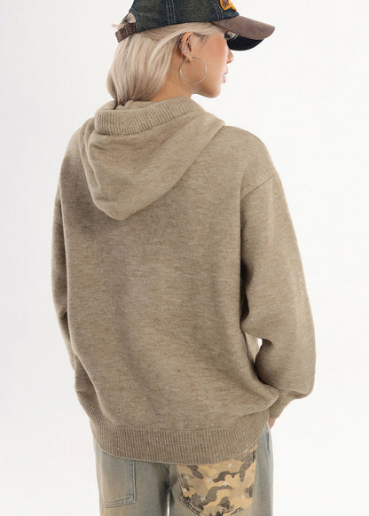 Schickes, kaffeefarbenes Kapuzenstrick-Sweatshirt mit Stickerei für den Winter