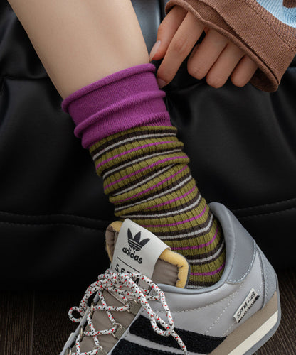 Calcetines de algodón a rayas con bloques de colores elegantes a media pantorrilla