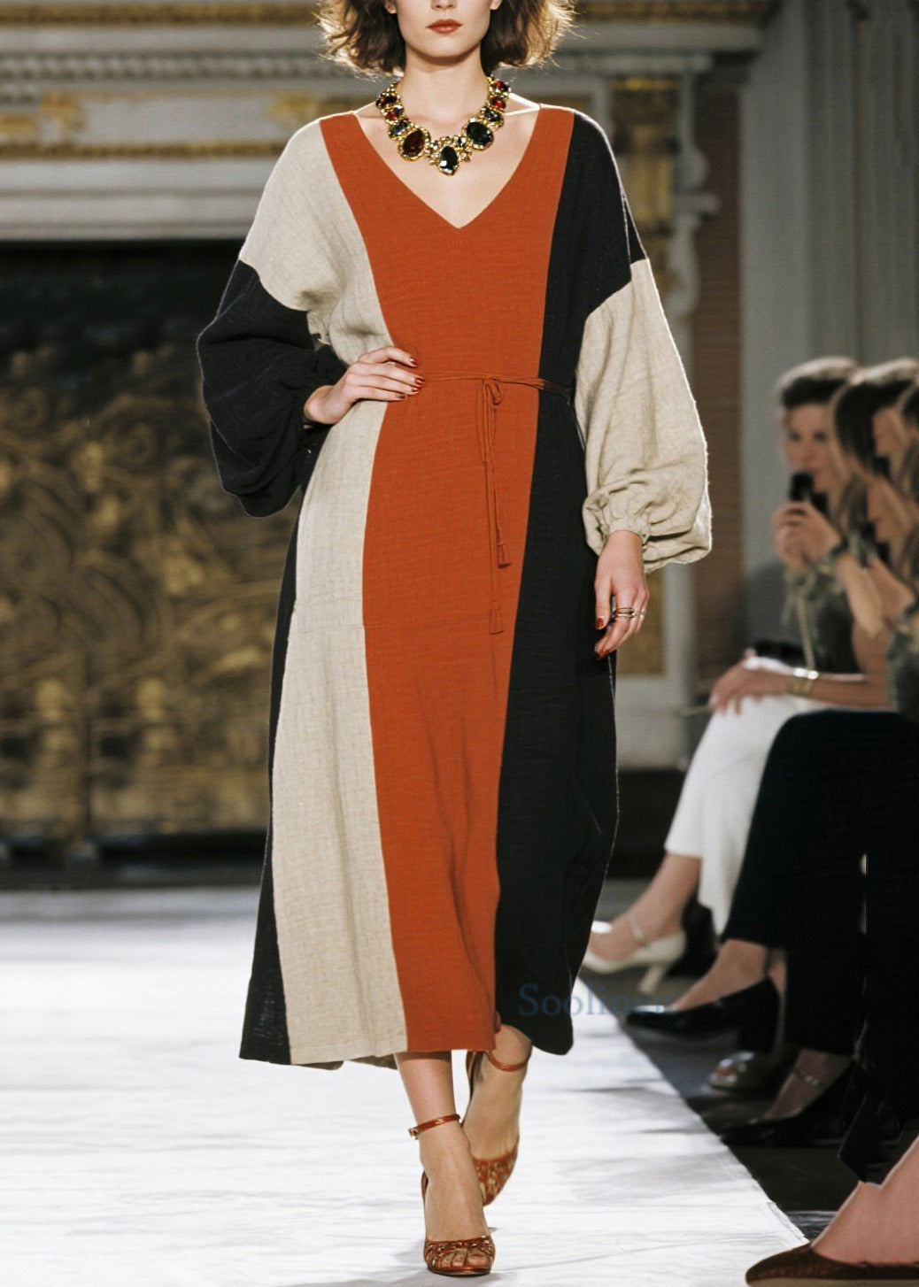 Schicke Baumwollkleider mit Farbblock-Design, asymmetrischem Bindegürtel und Taillengürtel für den Frühling