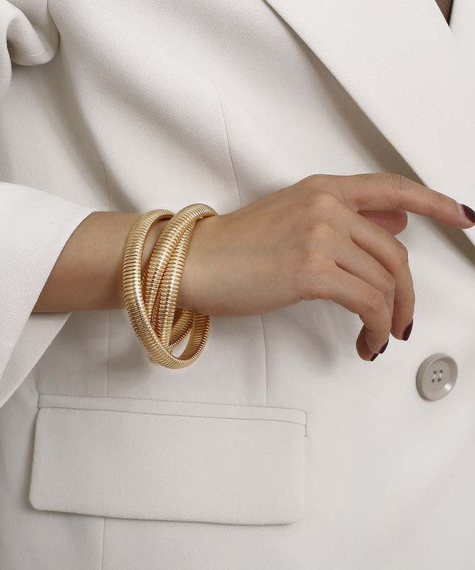 Chic Gold – Mehrlagiges Kettenarmband aus 18 Karat Gold