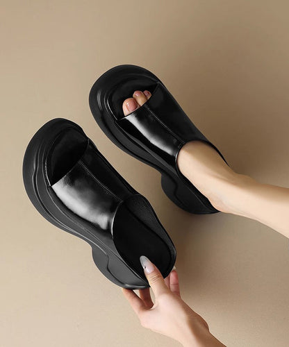 Schicke goldene Plateau-Sandalen aus Kunstleder mit Peep Toe