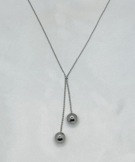 Schicke Halskette mit Quastenanhänger aus Edelstahl in Gold