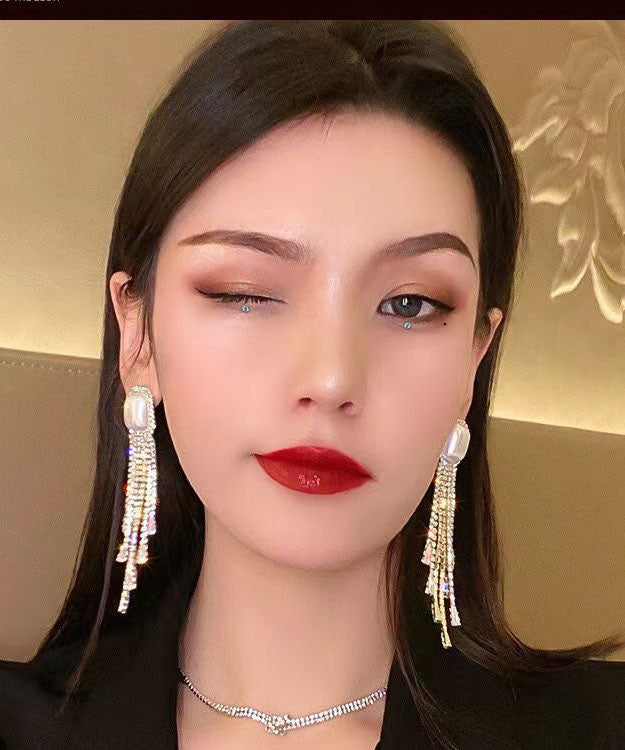 Pendientes elegantes con borlas de perlas y circonitas de aleación de plata esterlina y oro