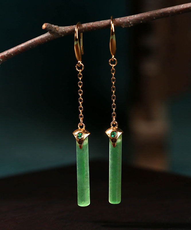 Elegantes pendientes rectangulares de jade verde antiguo y dorado
