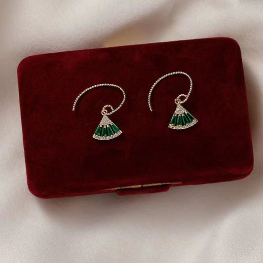 Elegantes pendientes de aro en forma de abanico con circonitas doradas en plata de ley verde