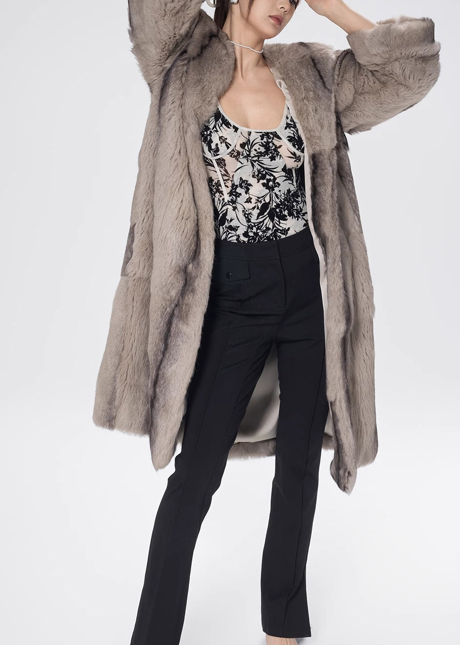 Abrigo de piel de conejo con cuello Peter Pan amarillo claro elegante para invierno