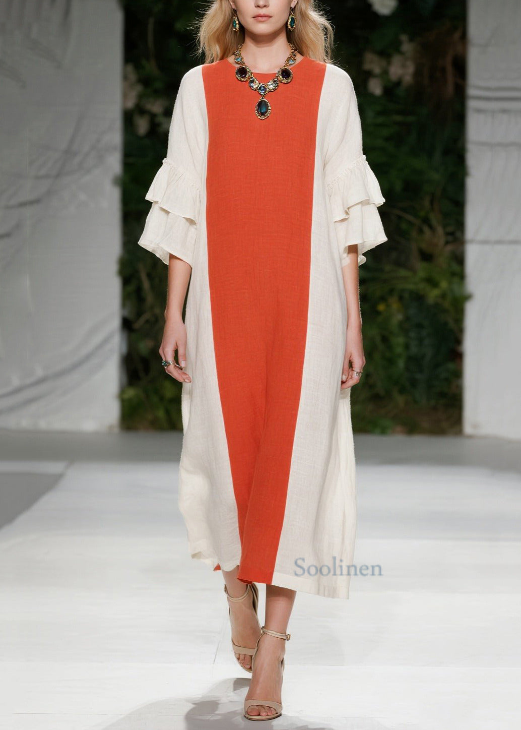 Elegante vestido maxi de algodón con patchwork de gran tamaño en color naranja y mangas acampanadas