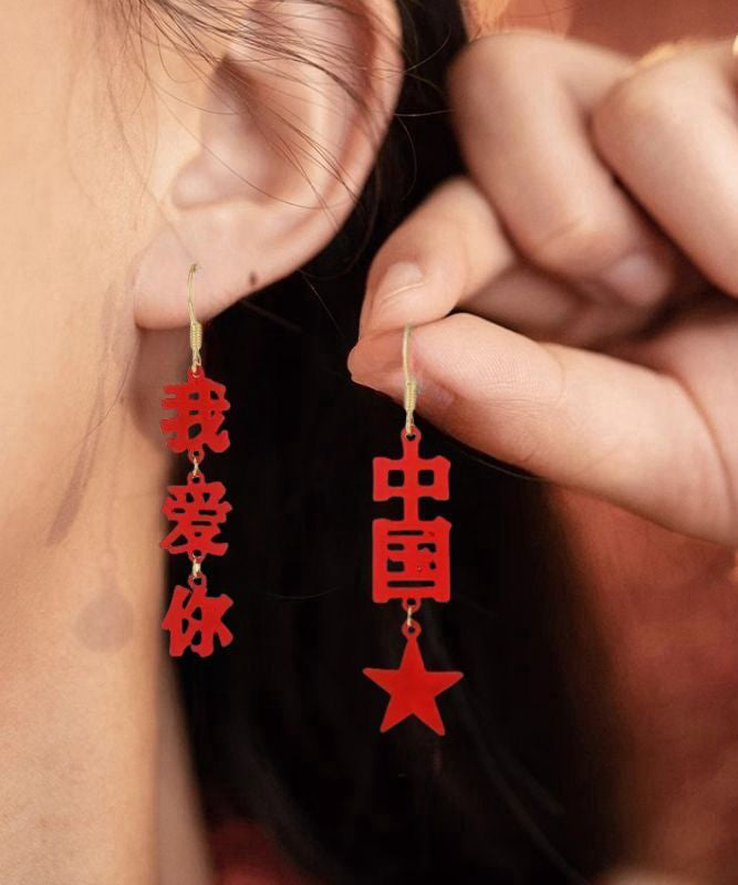 Pendientes colgantes de aleación de cobre rojo con diseño de "Te amo" de China