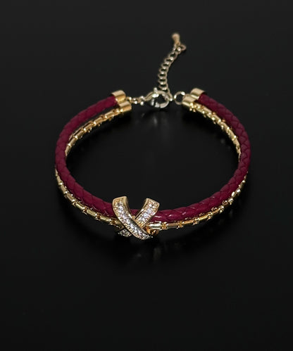 Elegantes rotes Lederarmband aus Kupferlegierung mit Zirkonia