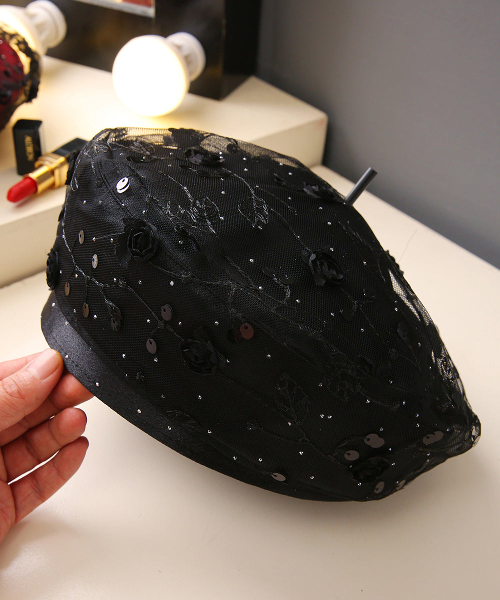 Schicke rote Pailletten-Baskenmütze mit Blumenmuster