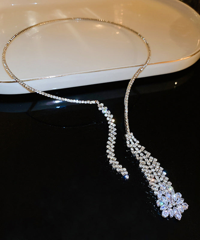 Elegante collar de princesa con borlas de circonita y aleación de seda