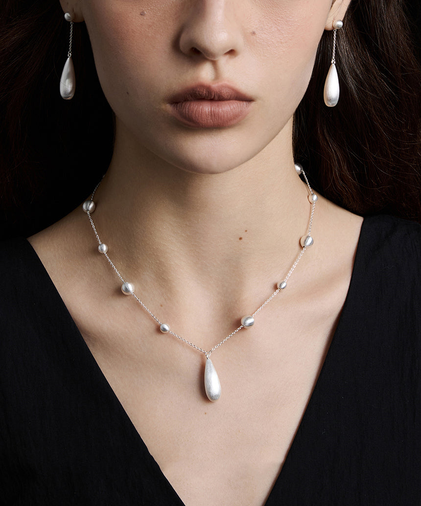 Chic Silk Copper Silver-Plated Pearl Water Droplet Pendant Necklace