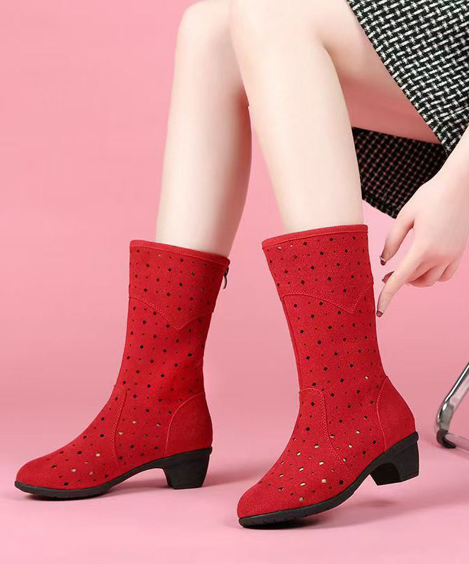 Schicke, klobige Stiefel aus schwarzem Wildleder mit Lochmuster